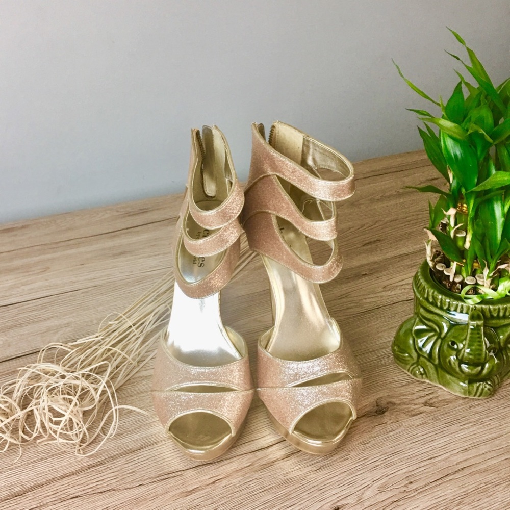Gold Tone glitter woman heel shoes